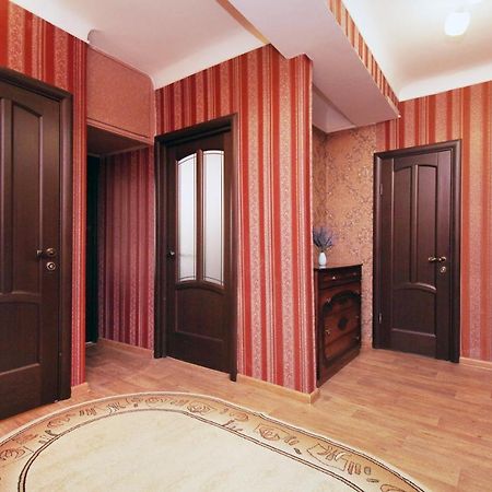 Spacious Central Apartment Almaty Eksteriør bilde