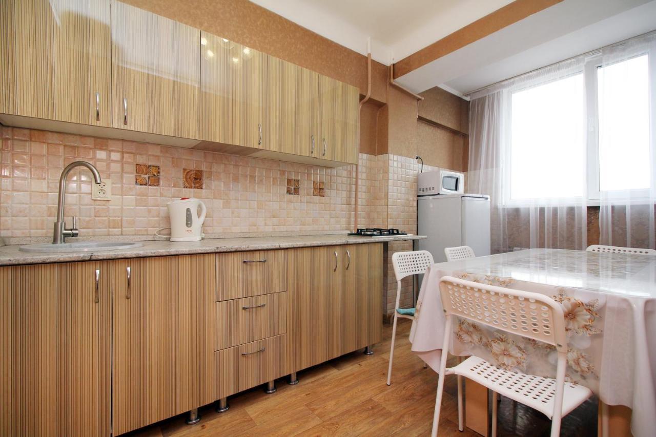 Spacious Central Apartment Almaty Eksteriør bilde